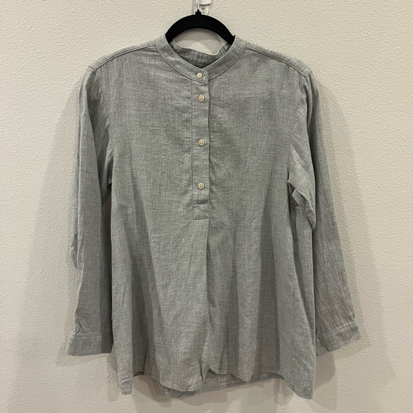 Uniqlo half button up - Picture 1 of 3